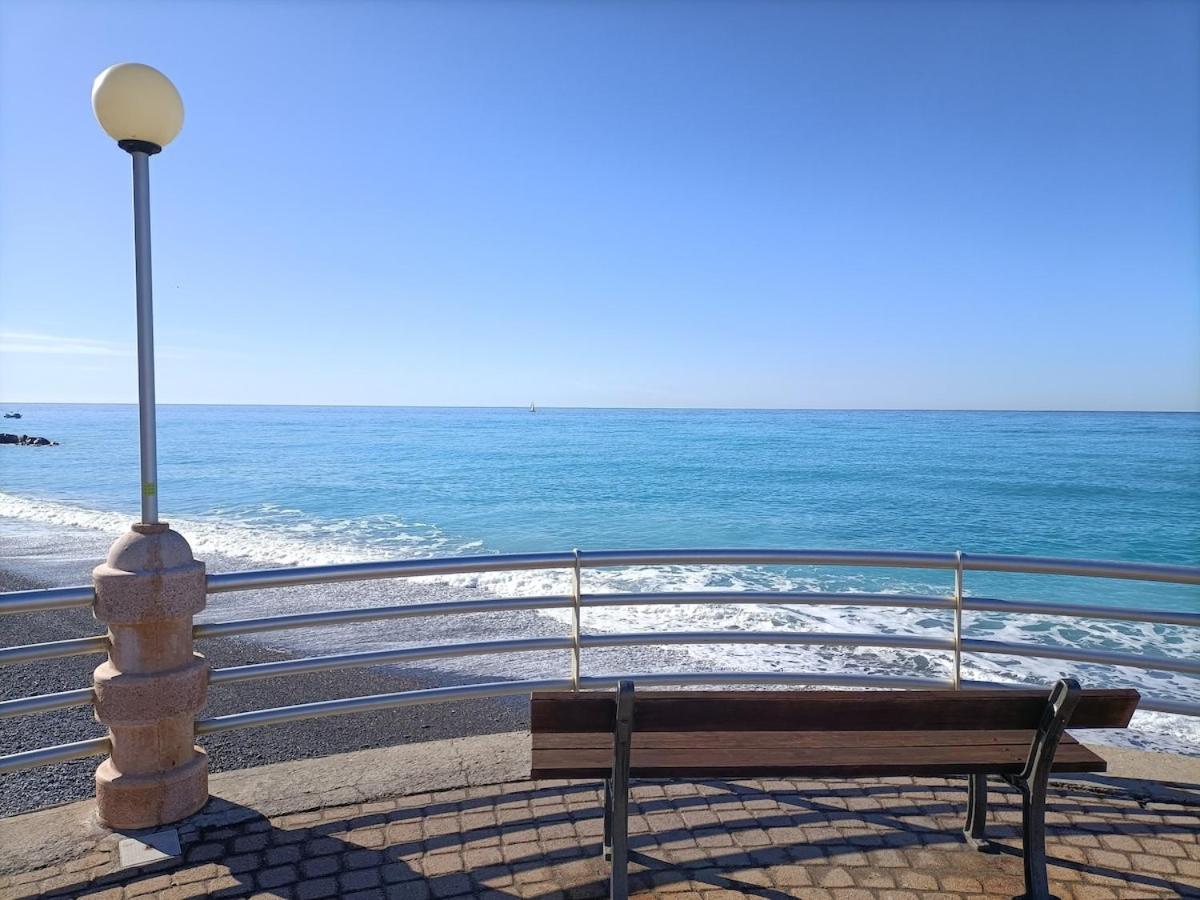 Quiet And Modern Apartment Near The French Border Bordighera Exteriör bild