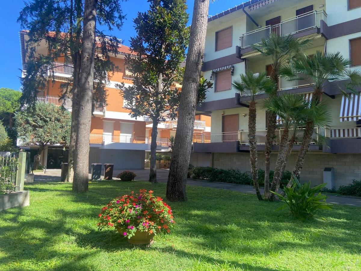 Quiet And Modern Apartment Near The French Border Bordighera Exteriör bild